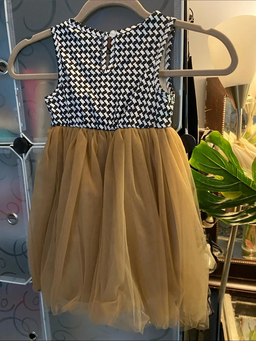 N/A brown tutu